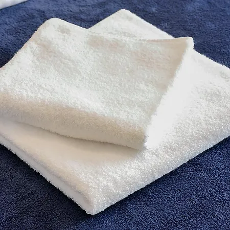 斯塔卡公寓- 河滨 *