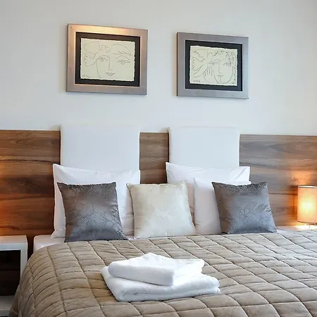 Starowka - Riverside