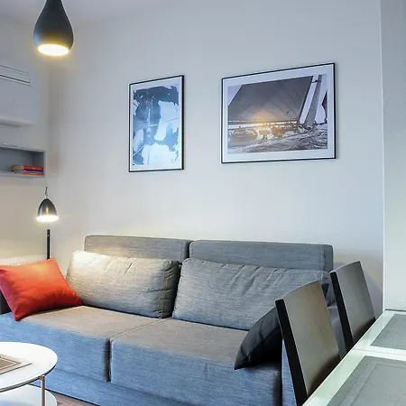 斯塔卡公寓- 河滨 *