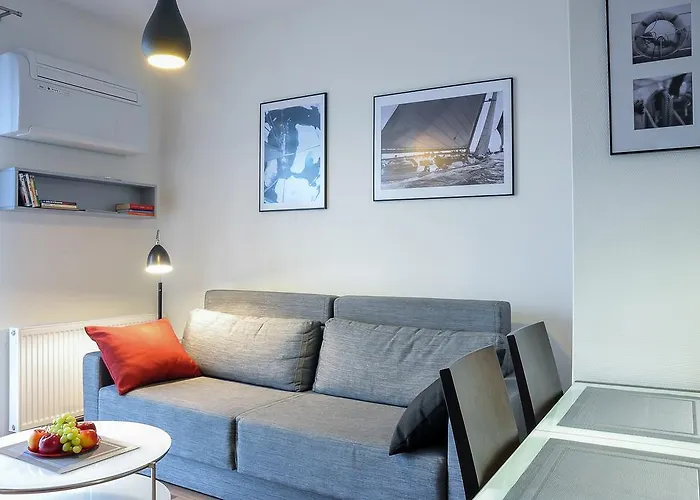 Starowka - Riverside *